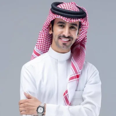 ابتسم لي