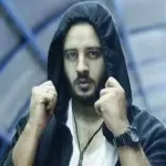 اللى يمشى وراك